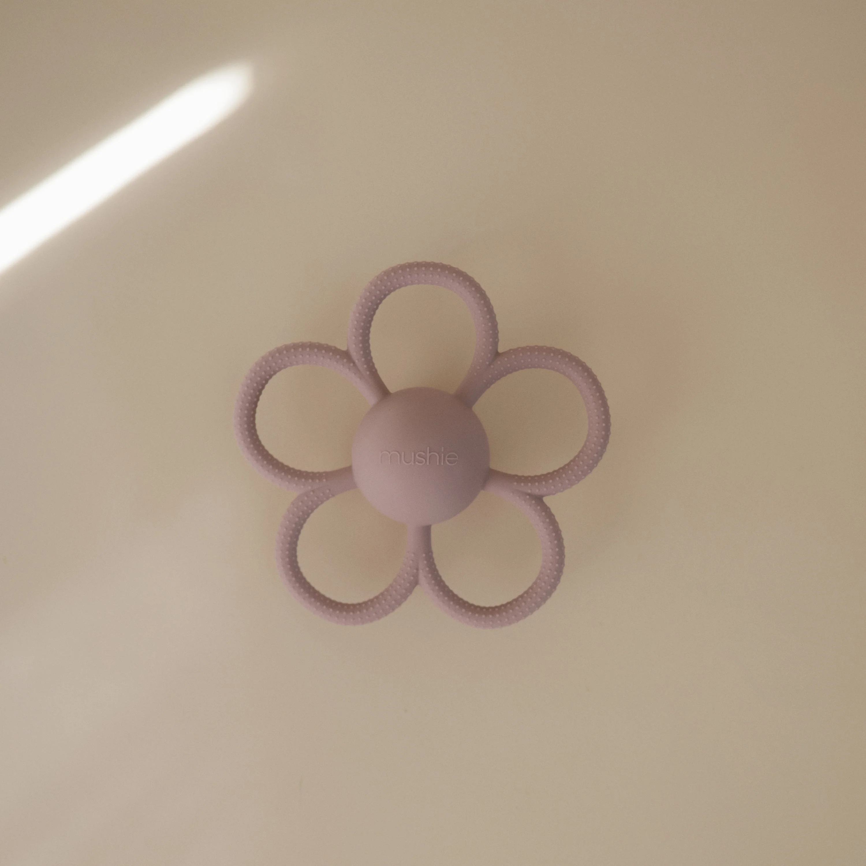 Daisy Rattle Teether - Image 4